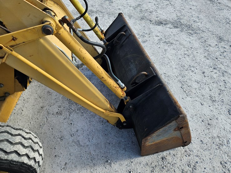 1996-ford-345d-image-25