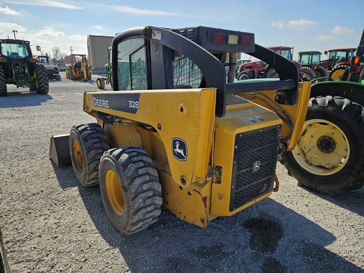 2006-john-deere-328-image-15