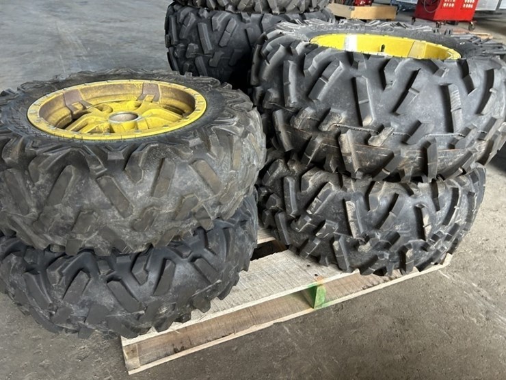 john-deere-gator-image-2