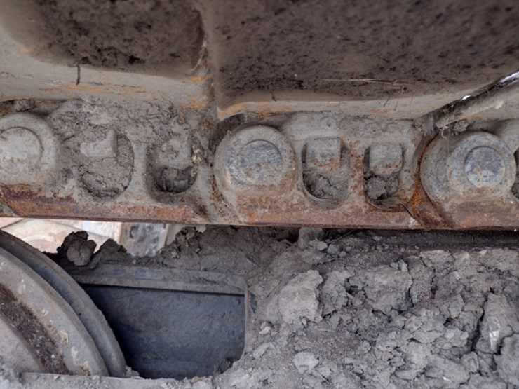 volvo-ec220e-lr-image-42