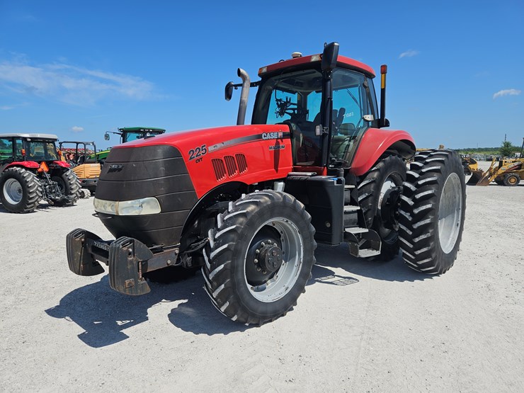 2011-case-ih-magnum-225-image-1