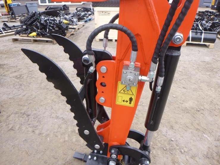 2025-tpm-16-hydraulic-excavator-image-12