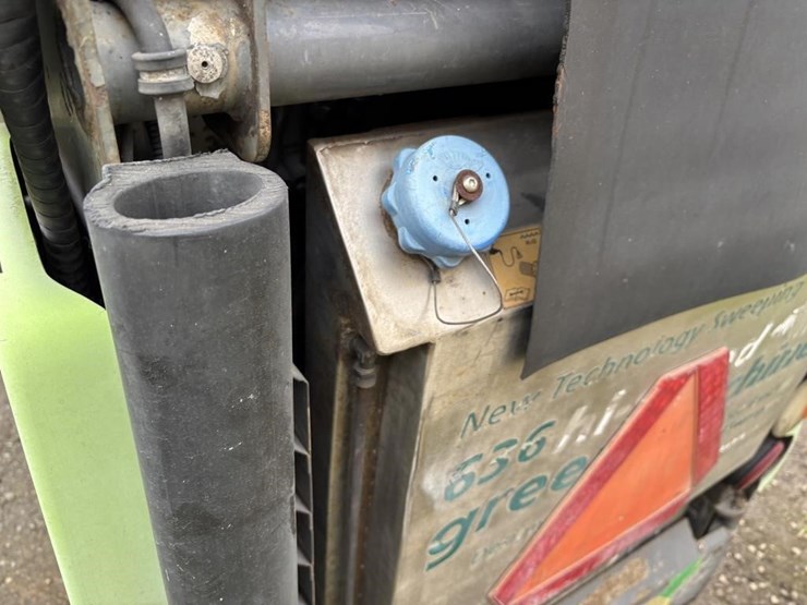 applied-sweepers-636hs-image-23