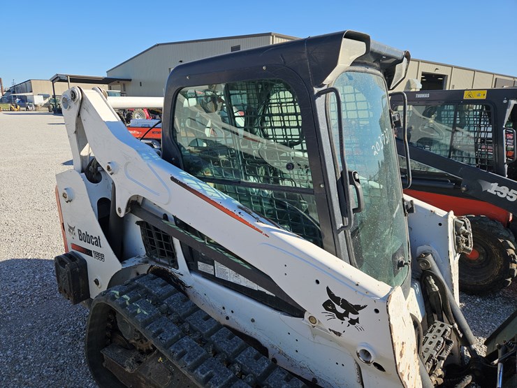2016-bobcat-t595-image-23