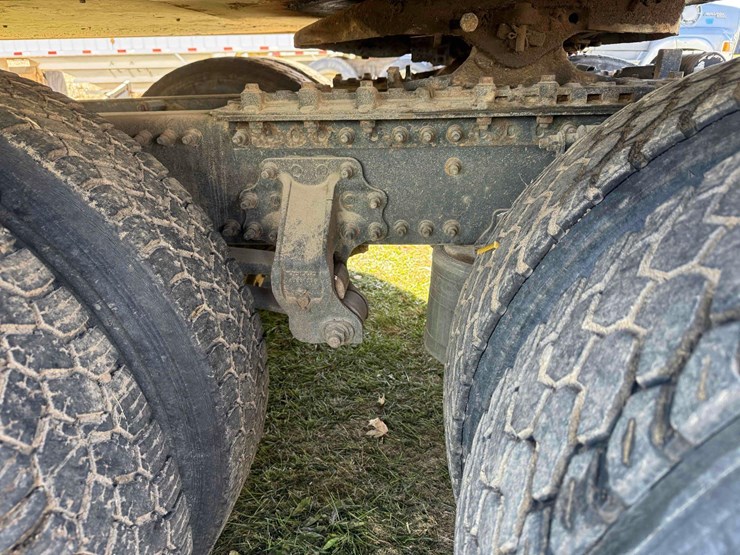 volvo-d13-semi-image-19