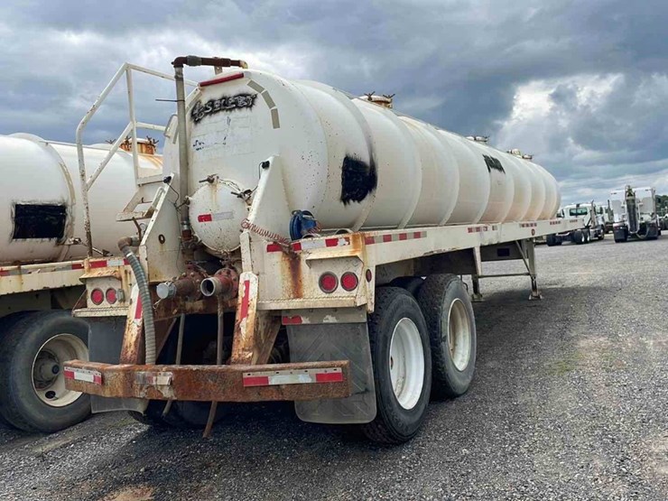 2011-jack-county-130-bbl-vacuum-trailer-image-5