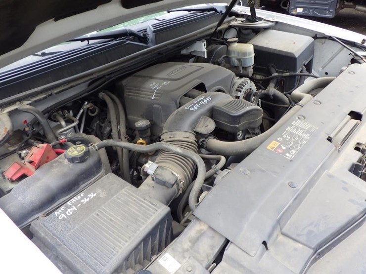 2014-chevrolet-tahoe-image-11