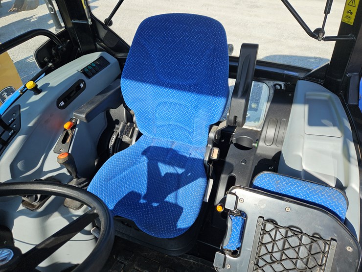 2020-new-holland-workmaster-120-image-11