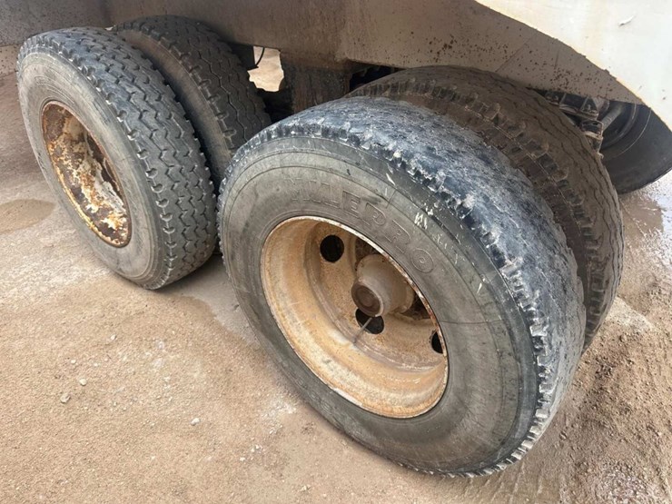 2018-pinsa-130bbl-vacuum-trailer-image-6