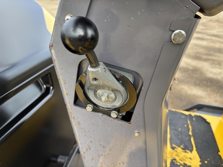 2015-dynapac-cc1200-image-25