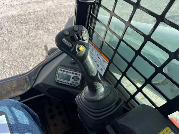 bobcat-t770-image-14