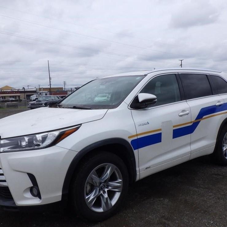 2017 TOYOTA HIGHLANDER