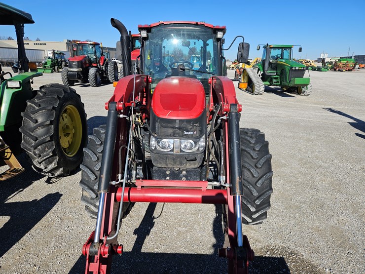 case-ih-farmall-120c-image-4