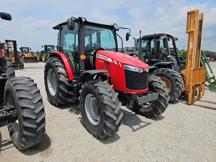 2018-massey-ferguson-5711-image-1