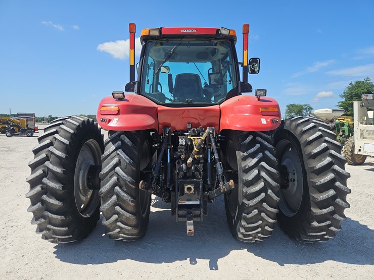 2011-case-ih-magnum-225-image-13