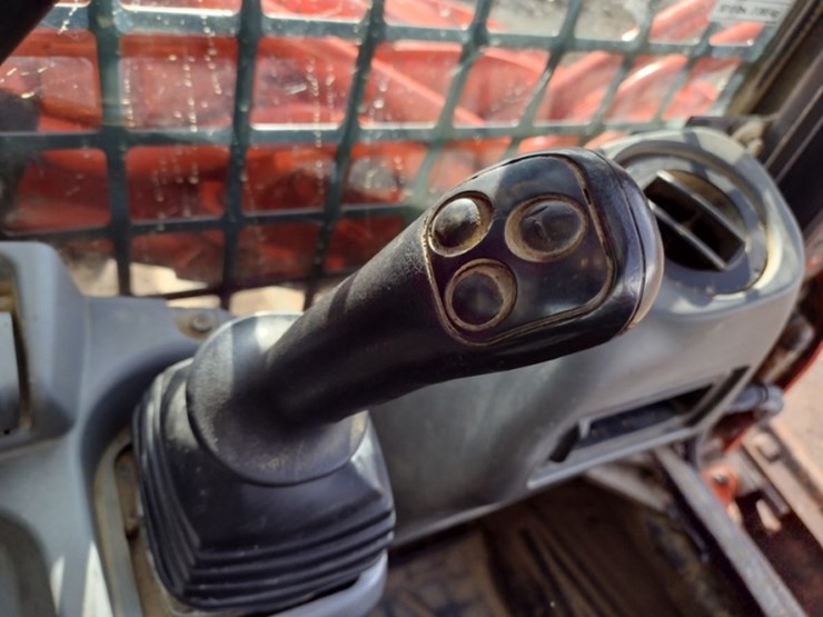 kubota-svl90-2-image-8