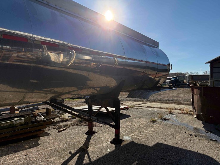 1976-6500-gal-ss-tanker-image-5