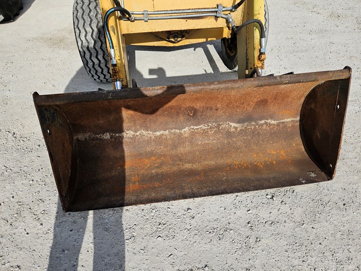 1996-ford-345d-image-3