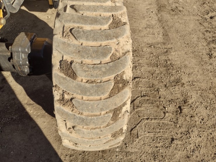 2004-deere-110-image-17