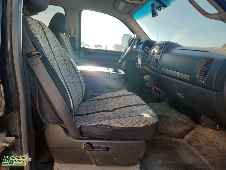 2013-chevrolet-silverado-2500hd-lt-image-21