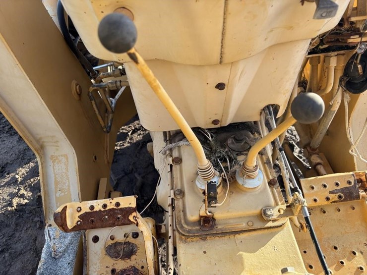 1975-ford-445a-image-36