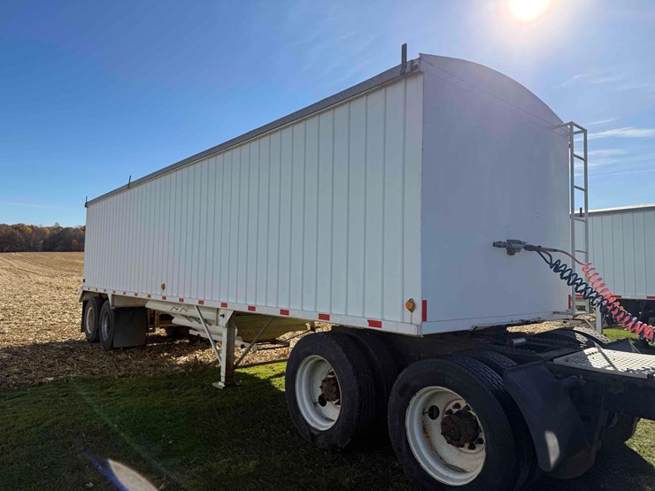 agri-trader-hopper-bottom-image-1