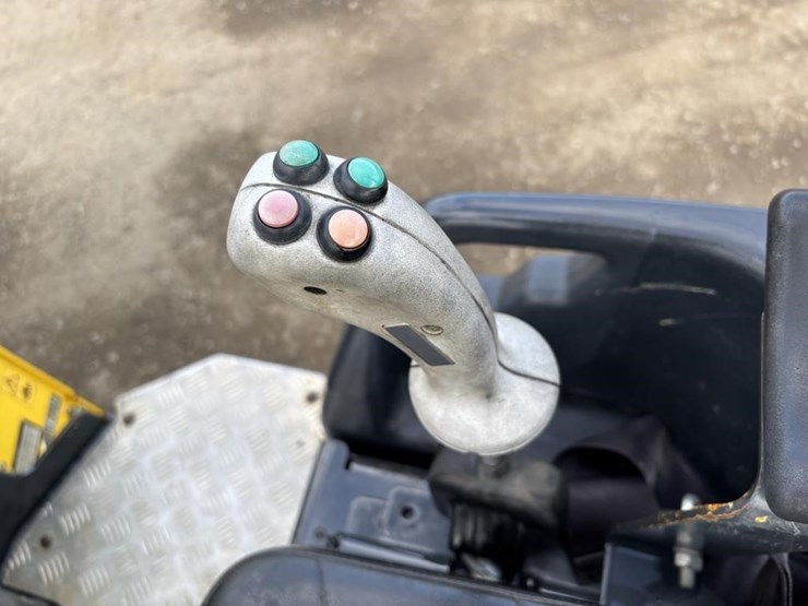 2017-bomag-bw120-image-21