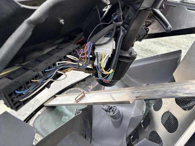 applied-sweepers-636hs-image-12