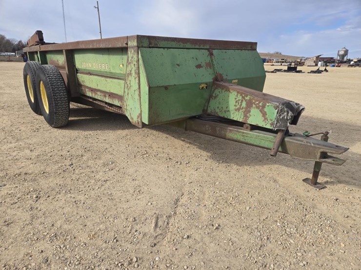 john-deere-680-image-1