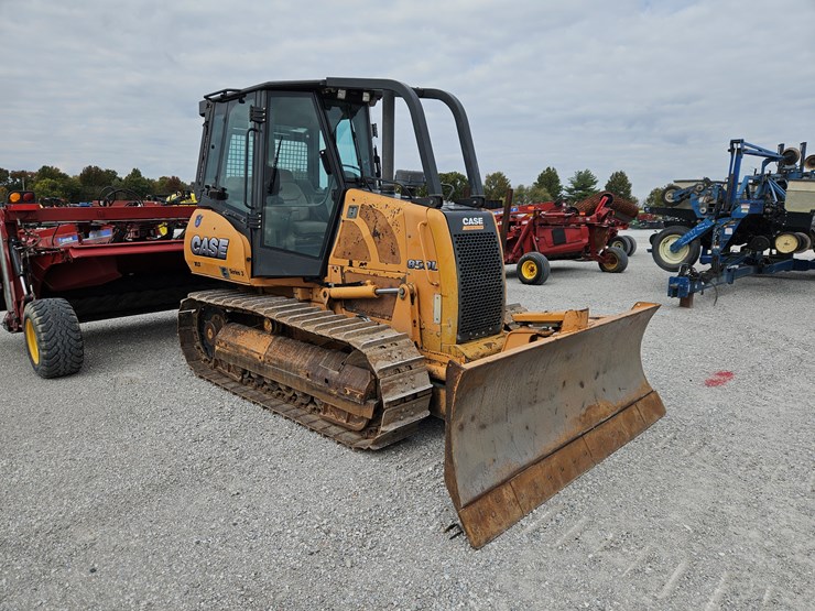 2012-case-850l-xlt-image-1