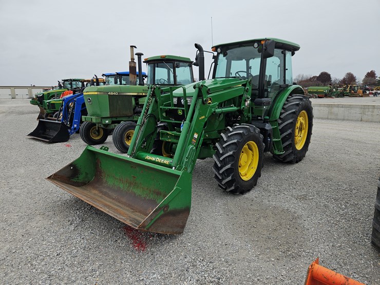 2016-john-deere-6120e-image-25