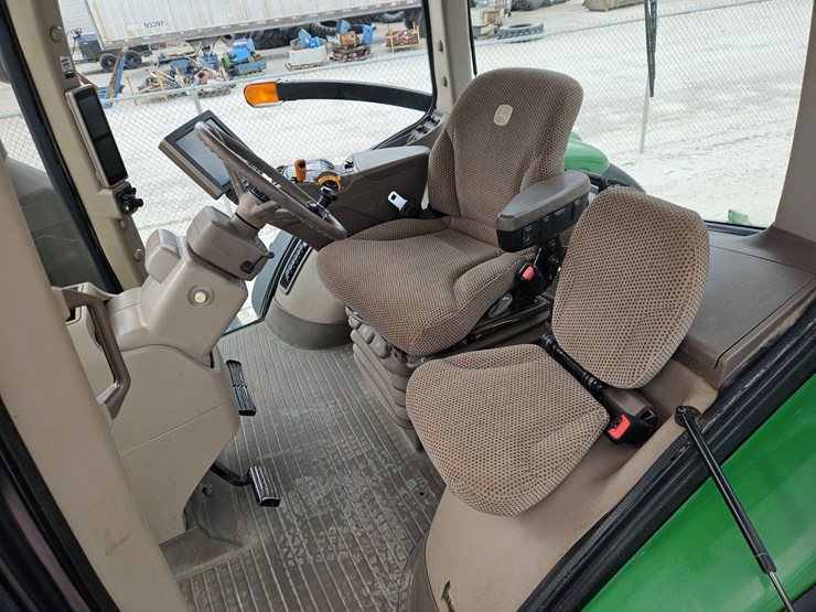 2014-john-deere-8345r-image-15