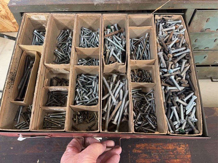 (2)-screw-cabinets-image-7