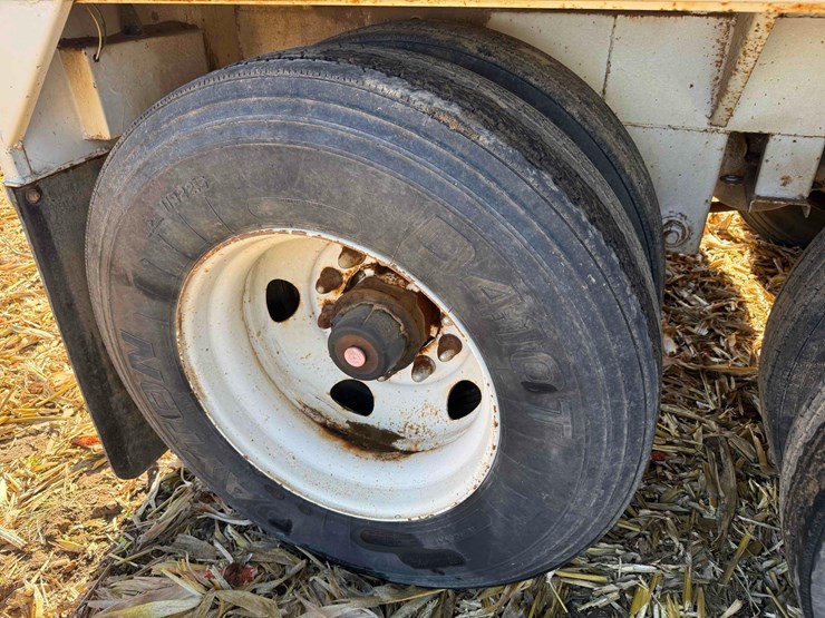 agri-trader-hopper-bottom-image-11