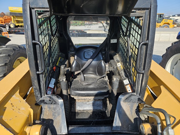 2006-john-deere-328-image-7