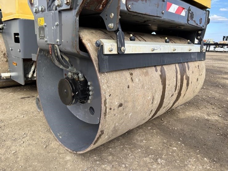 2015-dynapac-cc1200-image-14