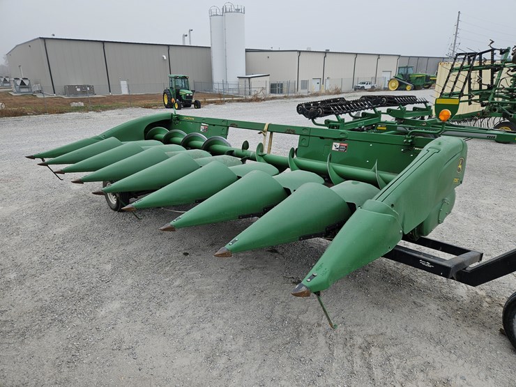 2019-john-deere-708c-image-1