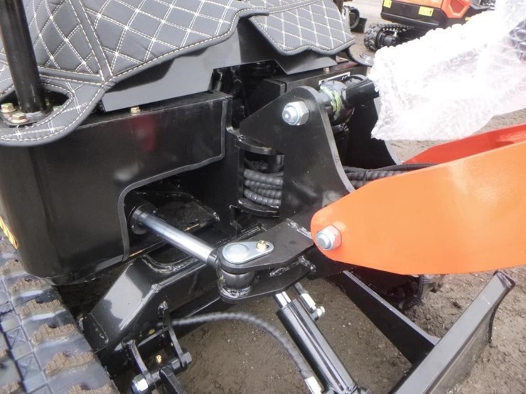 2025-tpm-18bs-hydraulic-excavator-image-17