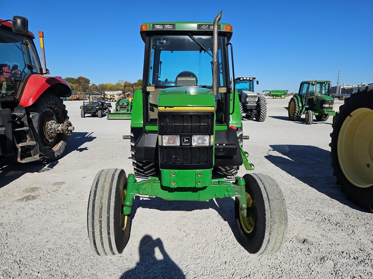 1996-john-deere-7200-image-2