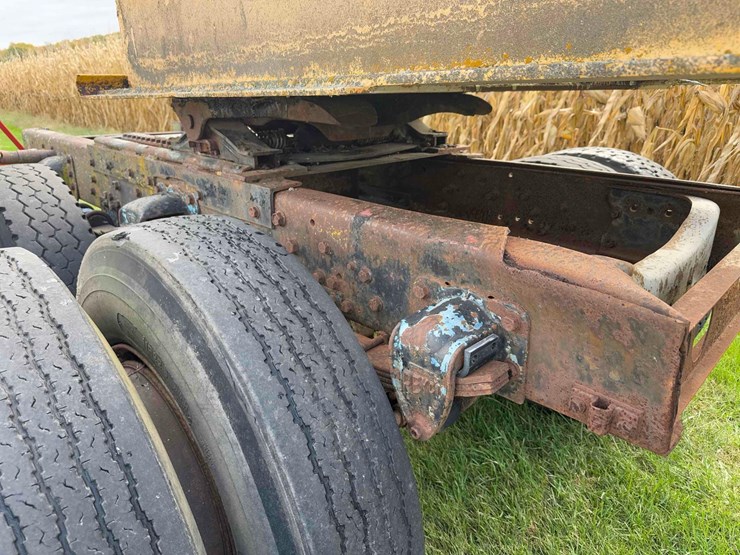 tri-axle-detach-trailer-image-14