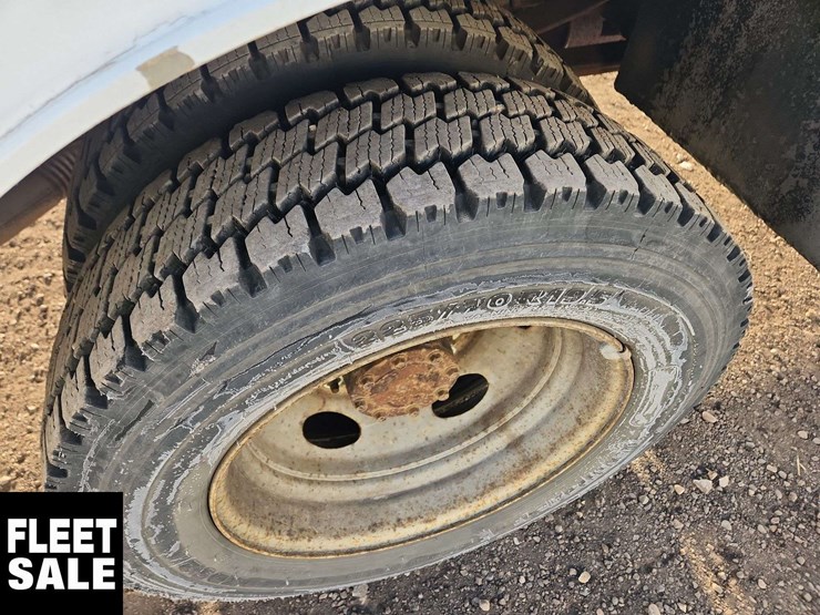 2006-ford-f550-image-38