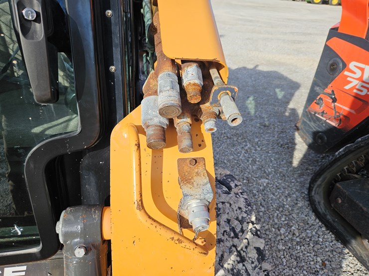 2012-case-sv250-image-6