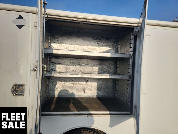 2006-ford-f550-image-27