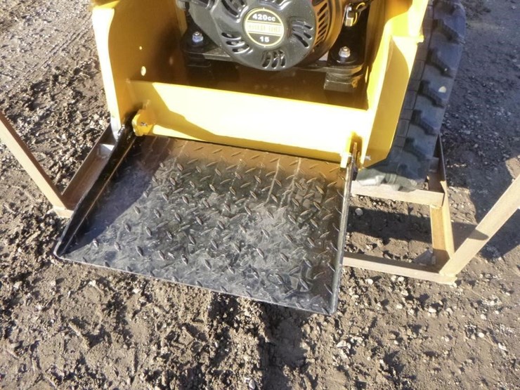 2025-agt-mx-mrt14-skid-steer-track-loader-image-11