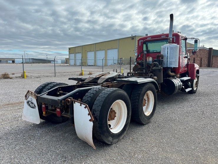 2013-mack-chu613-image-3