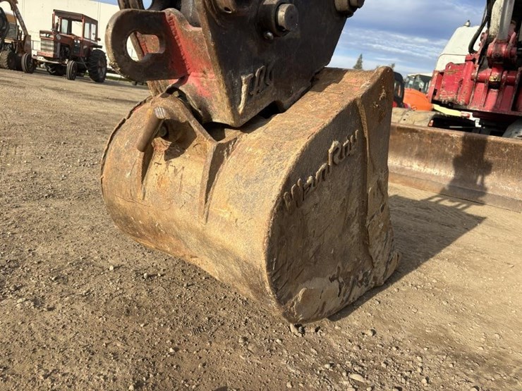 2012-takeuchi-tb180fr-image-12