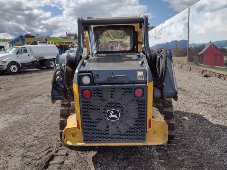 18-deere-323e-image-4