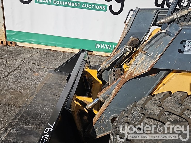 2012-deere-328d-image-12