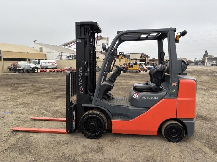 2011-toyota-8fgcu30-image-5