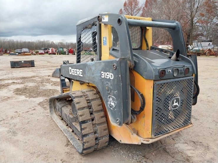 deere-319d-image-6